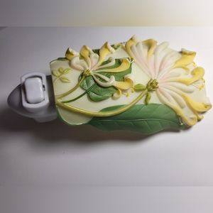 Light - Exotic Floral Design